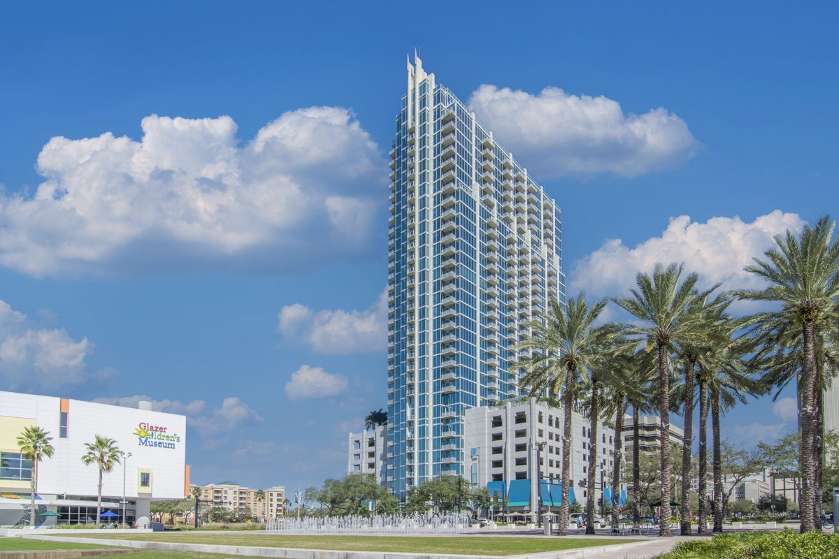 Skypoint condominium tower, Tampa